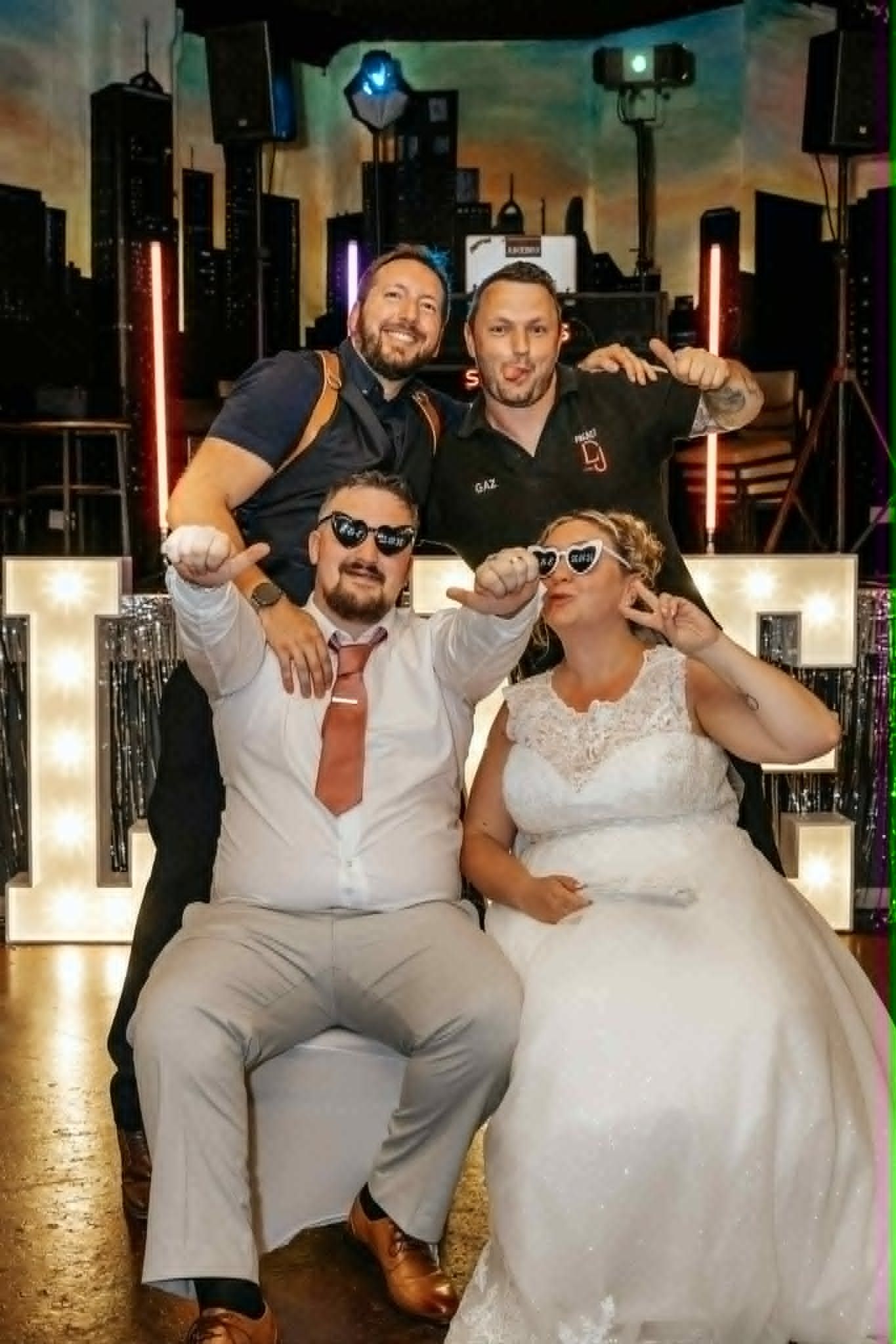 Birde,Groom &amp; DJ